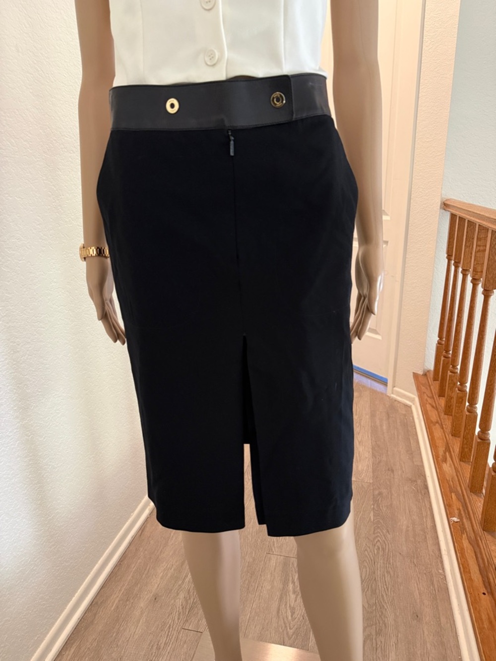 GUCCI black wool pencil skirt w/ front slit and side pockets Size 38